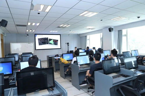 提升教師信息素養(yǎng)，以模塊化編程與影視技術(shù)培訓(xùn)驅(qū)動(dòng)學(xué)校人工智能發(fā)展